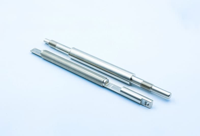 長尺形状部品,金属切削加工,精密切削加工