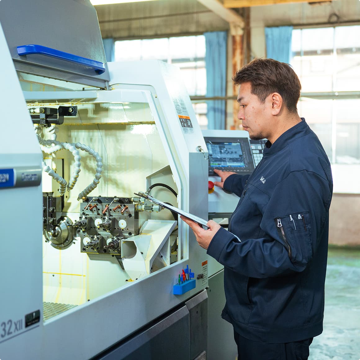 CNC旋盤加工の写真,金属切削加工